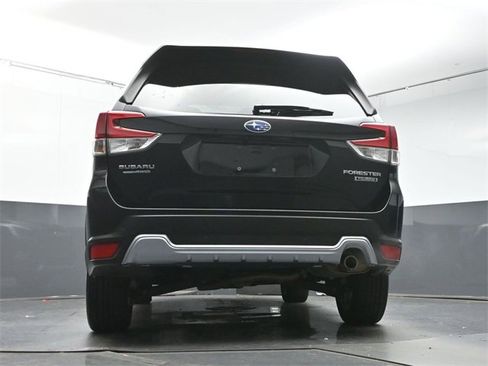 Used 2022 Subaru Forester Touring image 39
