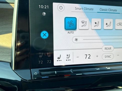 Used 2025 Volkswagen Atlas SE image 31