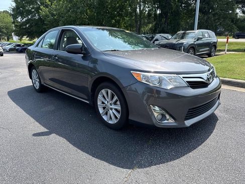 Used 2013 Toyota Camry XLE w/ Leather Pkg FWD image 7