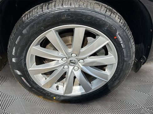 Used 2018 Volvo XC90 T6 Momentum w/ Momentum Plus Package image 33