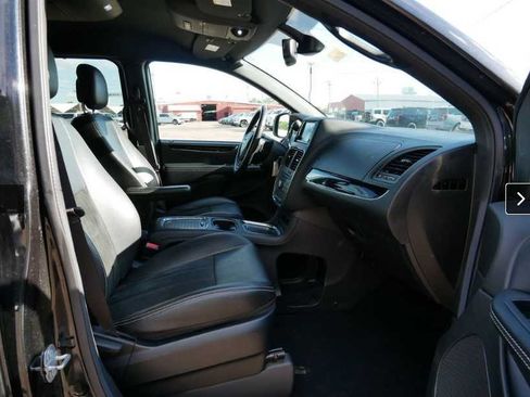 Used 2019 Dodge Grand Caravan SXT w/ Driver Convenience Group FWD image 8