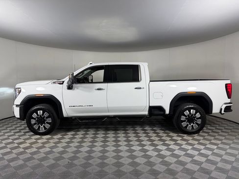 Used 2025 GMC Sierra 3500 Denali w/ Technology Package AWD/4WD image 10