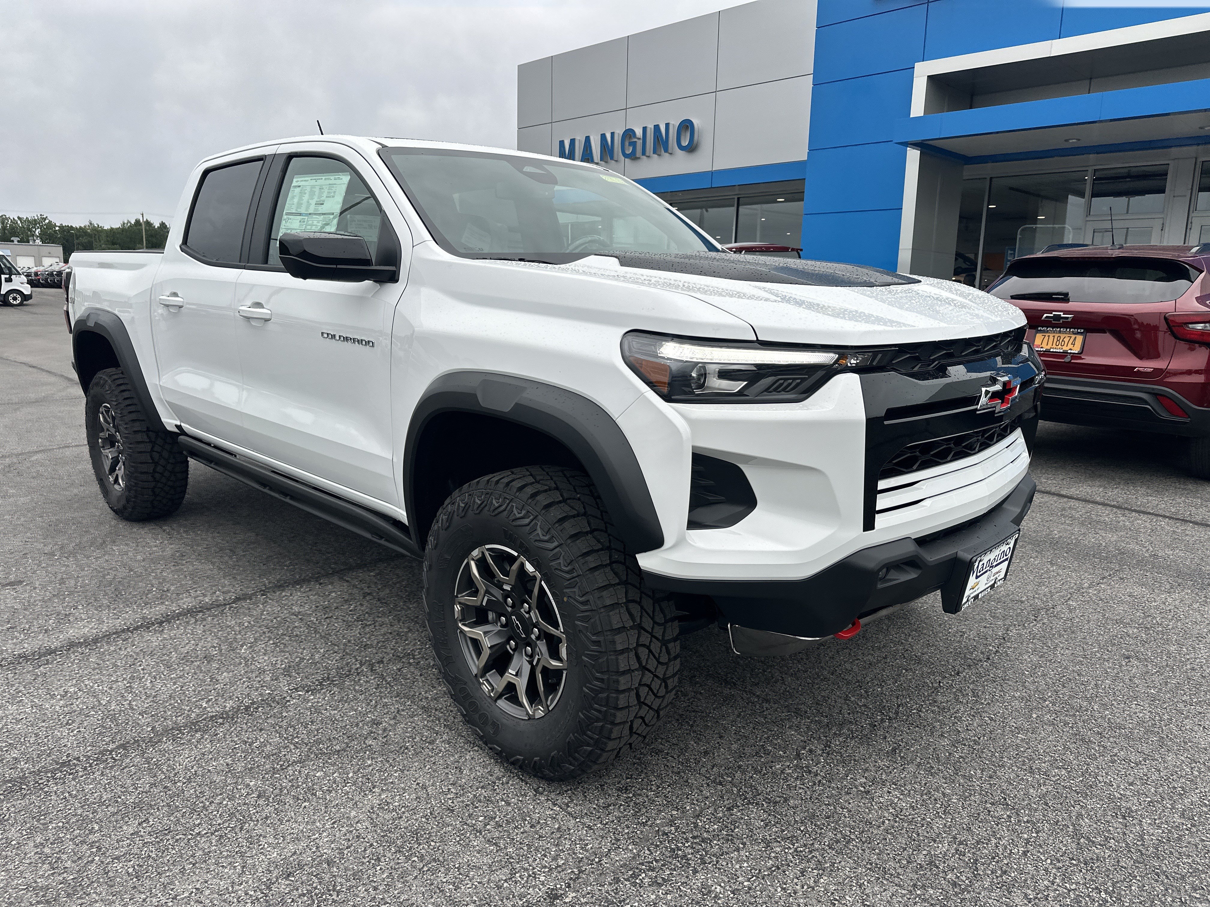 New 2026 Chevrolet Colorado ZR2 w/ Technology Package AWD/4WD image 2