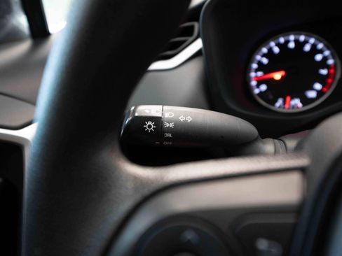 Used 2022 Toyota RAV4 LE FWD image 13
