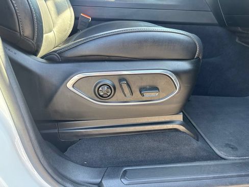 Used 2022 Jeep Wagoneer Series II AWD/4WD image 46