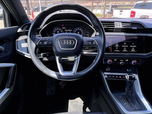 Used 2020 Audi Q3 2.0T Premium w/ Convenience Package AWD/4WD image 7
