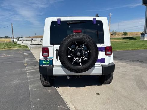 Used 2015 Jeep Wrangler Unlimited Sahara w/ Dual Top Group AWD/4WD image 4