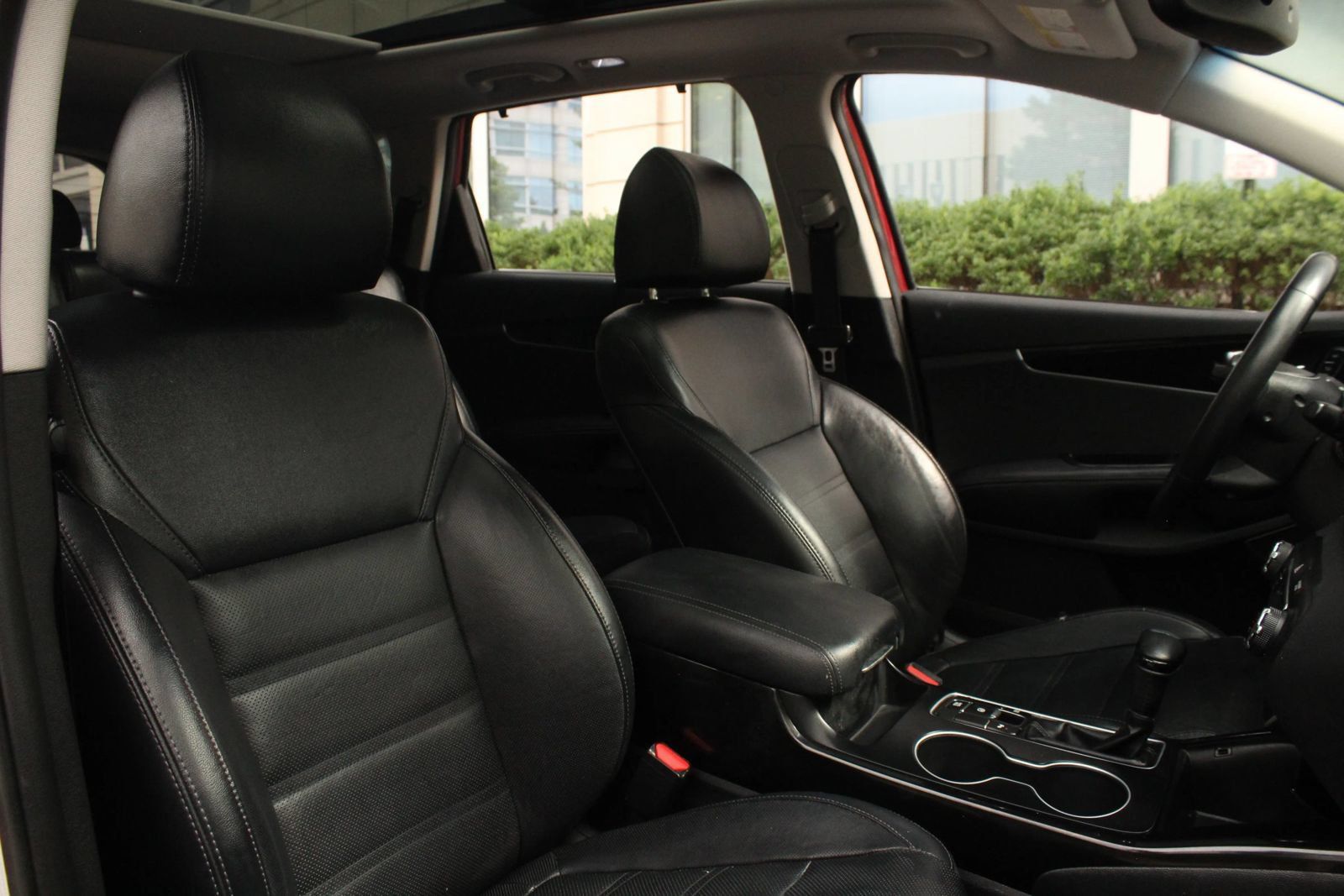 Used 2019 Kia Sorento SX FWD image 28