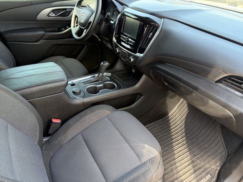 Used 2018 Chevrolet Traverse LS FWD image 7
