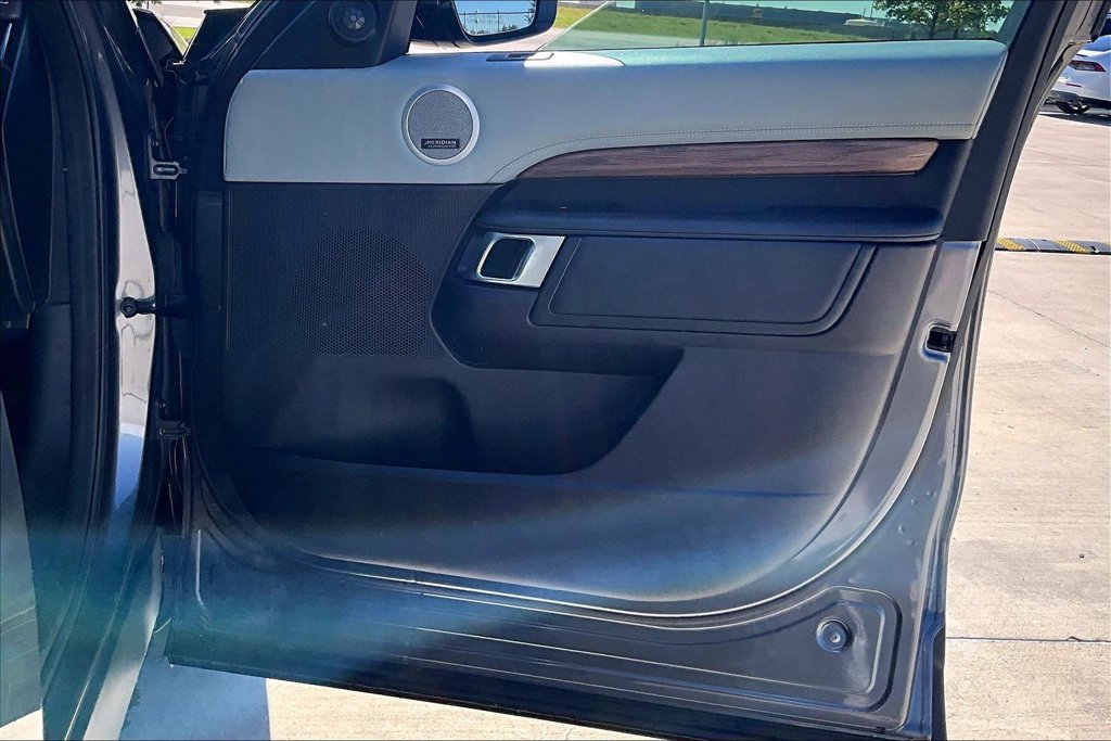 Used 2018 Land Rover Discovery HSE Luxury AWD/4WD image 22
