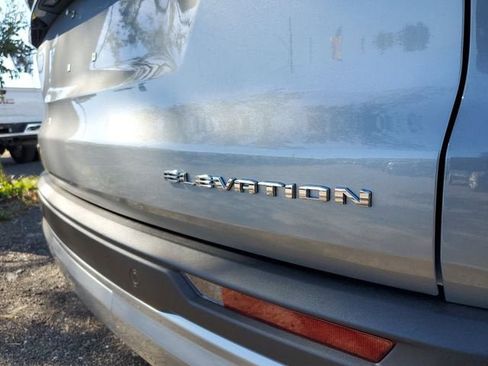 New 2026 GMC Acadia Elevation image 9