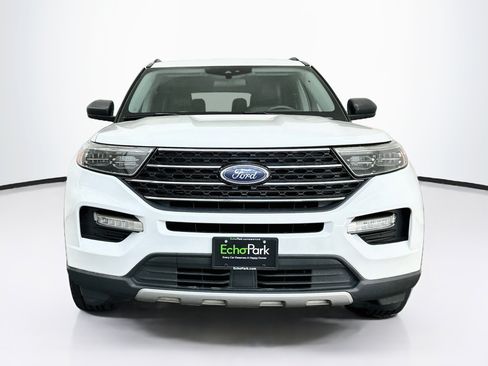 Used 2021 Ford Explorer XLT w/ Equipment Group 202A AWD/4WD image 2