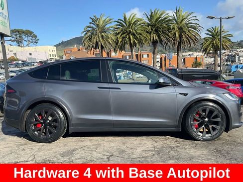 Used 2023 Tesla Model X Plaid image 3