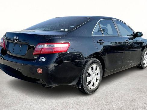 Used 2009 Toyota Camry SE FWD image 2