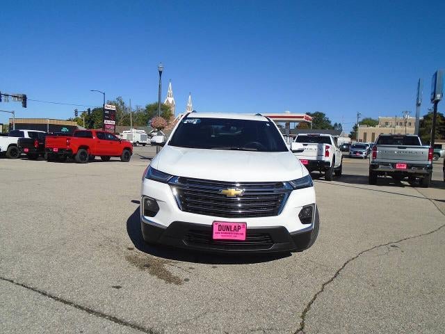 Used 2023 Chevrolet Traverse LT FWD image 2