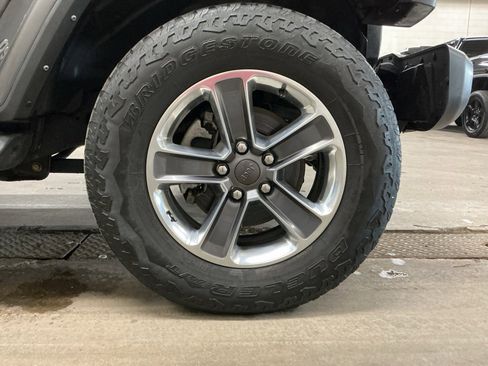 Used 2021 Jeep Wrangler Unlimited Sahara w/ Cold Weather Group image 31