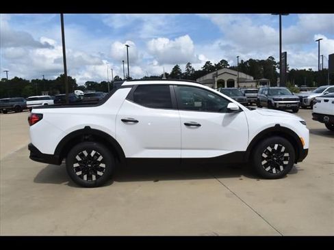 Certified 2025 Hyundai Santa Cruz SEL image 2