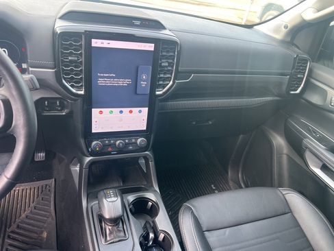 Used 2024 Ford Ranger Lariat w/ FX4 Off-Road Package image 10