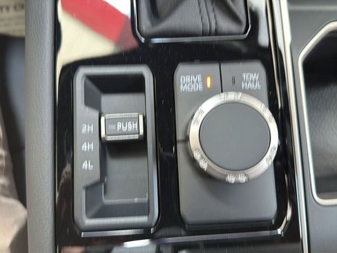 New 2026 Toyota Tundra Limited AWD/4WD image 18
