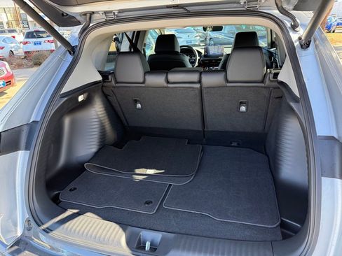 Certified 2025 Acura ADX Base image 18