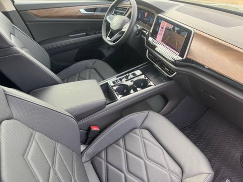 New 2026 Volkswagen Atlas SE FWD image 12