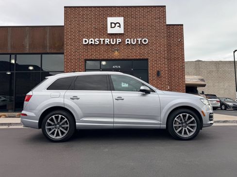 Used 2017 Audi Q7 3.0T Premium Plus w/ Premium Plus Package AWD/4WD image 8