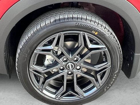 New 2026 Nissan Kicks SR w/ Cold Weather Package FWD image 24