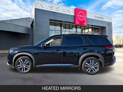 New 2025 Nissan Pathfinder Platinum w/ Cargo Package image 6