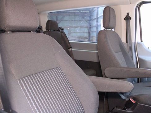 Used 2016 Ford Transit 150 XL image 9