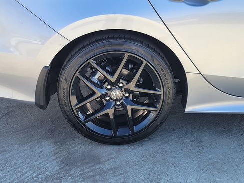 Used 2023 Honda Civic Sport image 6