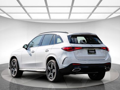 New 2025 Mercedes-Benz GLC 300 image 2