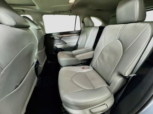 Used 2021 Toyota Highlander Limited AWD/4WD image 27