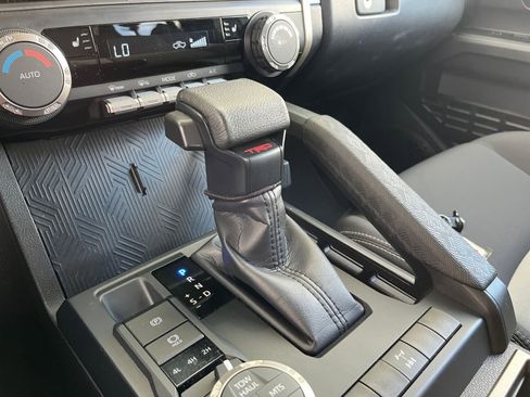 Used 2025 Toyota Tacoma TRD Off-Road image 41