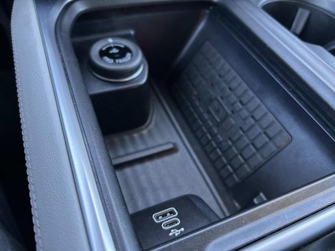 Used 2025 Ford Expedition Platinum w/ Driver's Package AWD/4WD image 36