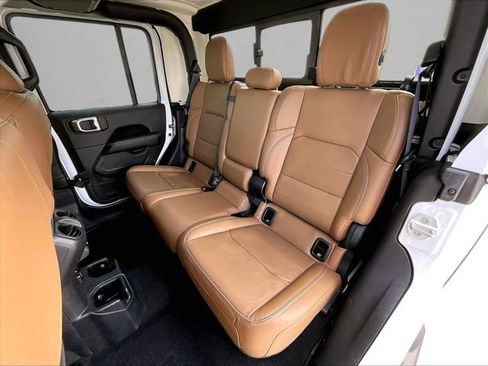 Used 2021 Jeep Gladiator Overland AWD/4WD image 28