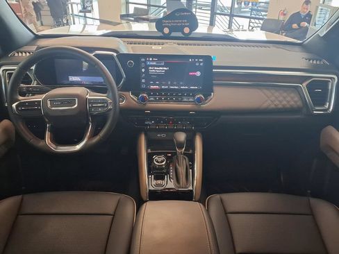 Certified 2025 GMC Canyon Denali AWD/4WD image 3