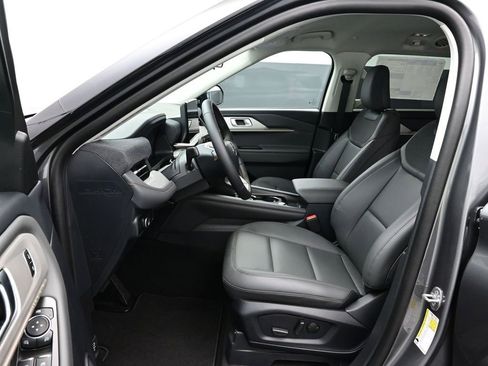 New 2026 Ford Explorer Active w/ Active Comfort Package image 13
