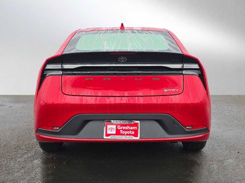 New 2025 Toyota Prius SE image 4