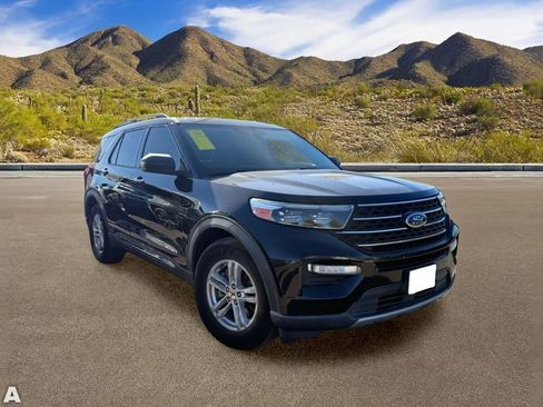 Used 2021 Ford Explorer XLT w/ Equipment Group 202A image 5