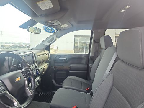 Used 2021 Chevrolet Silverado 1500 LT w/ Convenience Package II image 17