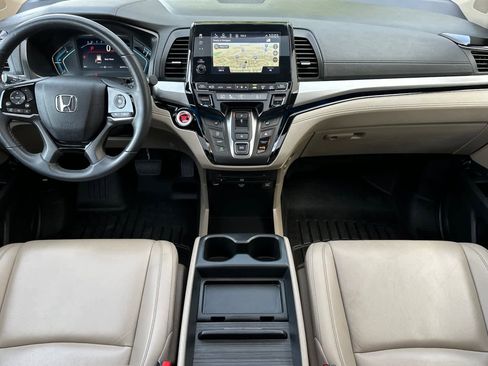 Used 2023 Honda Odyssey Touring image 3
