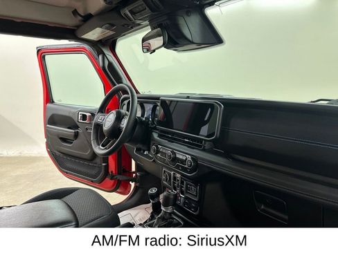 Used 2025 Jeep Wrangler Unlimited Rubicon 4xe w/ Convenience Group AWD/4WD image 19