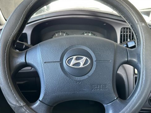 Used 2004 Hyundai Elantra Sedan FWD image 20