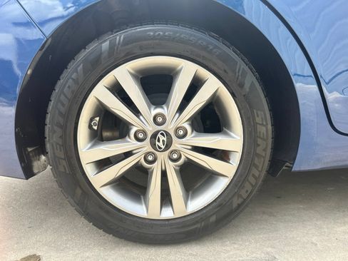Used 2017 Hyundai Elantra SE FWD image 26