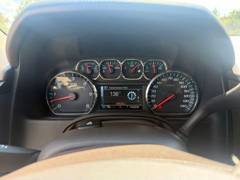 Used 2016 Chevrolet Suburban LT w/ Luxury Package RWD image 13