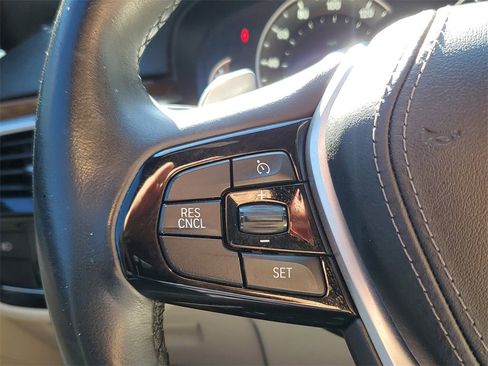 Used 2018 BMW 530i w/ Premium Package image 24