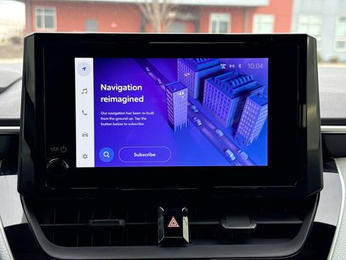 Used 2025 Toyota Corolla SE image 3