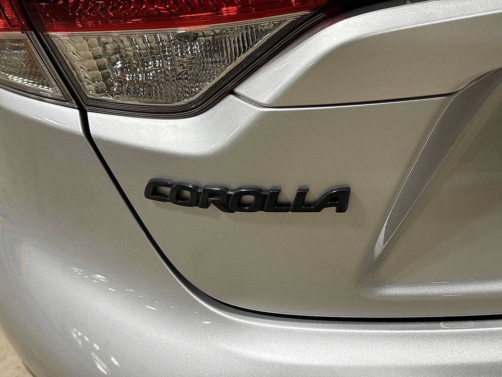 Used 2021 Toyota Corolla LE w/ Carpet Mat Package (TMS) FWD image 24