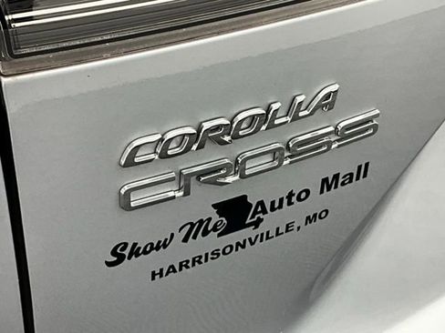 Used 2024 Toyota Corolla Cross XLE w/ Convenience Package image 25