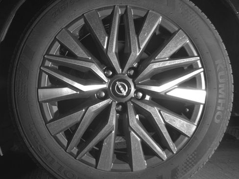 Used 2025 Nissan Altima 2.5 SV FWD image 14